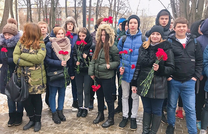Студенты участвовали в митинге посвященном, 30-ой годовщине со дня вывода советских войск из Республики Афганистан.